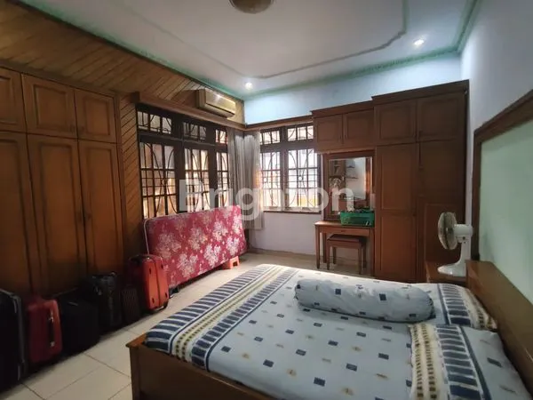 image RUMAH HOOK 2 LT DALAM KOMPLEK CANTIK MODERN DUREN SAWIT JAKARTA TIMUR STRATEGIS BEBAS BANJIR (4)