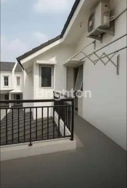 image RUMAH CLUSTER HOOK MURAH SIAP HUNI DI GRAND WISATA - BEKASI  (8)
