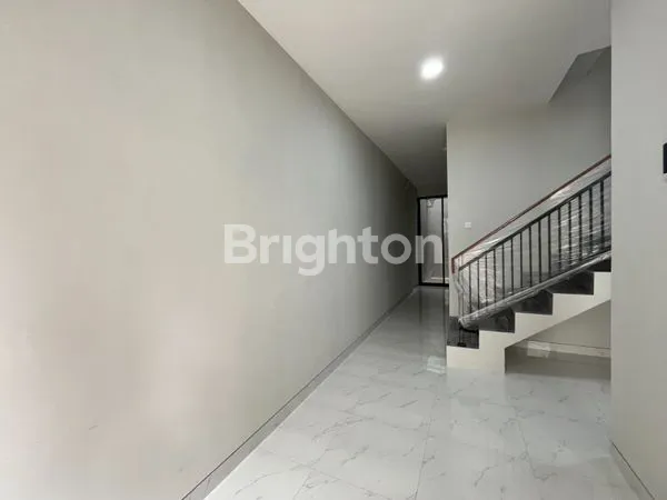 image RUMAH BARU 2 LANTAI SUTOREJO (6)