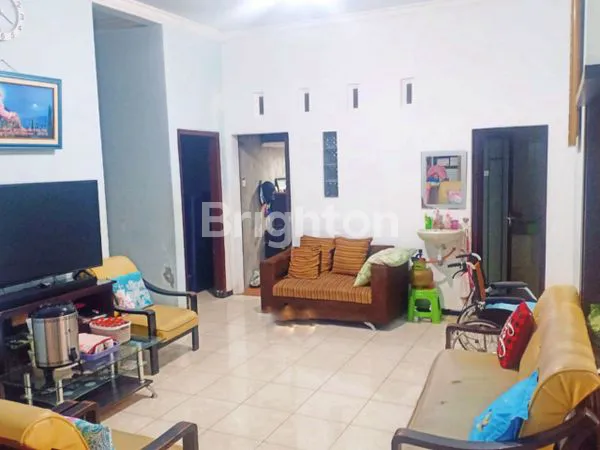 image RUKO 2 LANTAI LEBAR 10 M NOL JALAN RAYA PUSAT KOTA BATU (4)