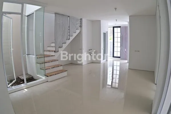 image RUMAH MEWAH MANYAR REJO, AKSES MUDAH, FASILITAS LENGKAP (3)