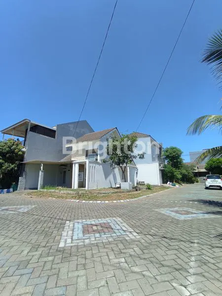 image RUMAH HOOK FURNISHED LT 160 DI VALENCIA GARDEN \"PURI SURYA JAYA\" (1)