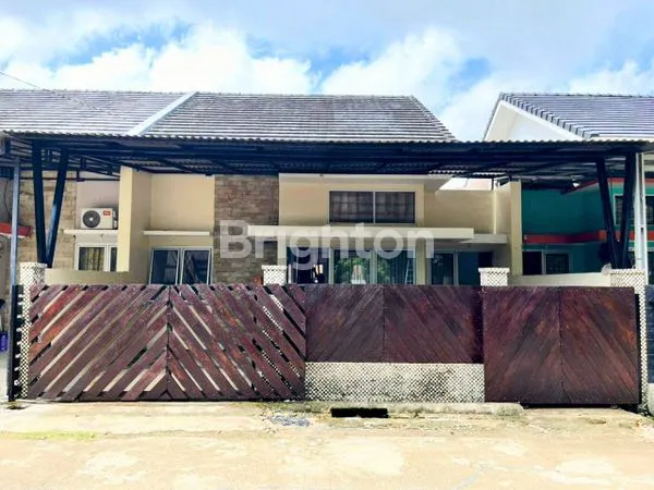 image RUMAH OVER KREDIT SIAP HUNI DALAM KOMPLEK FASILITAS LENGKAP AREA JAKABARING DEKAT OPI MALL (1)