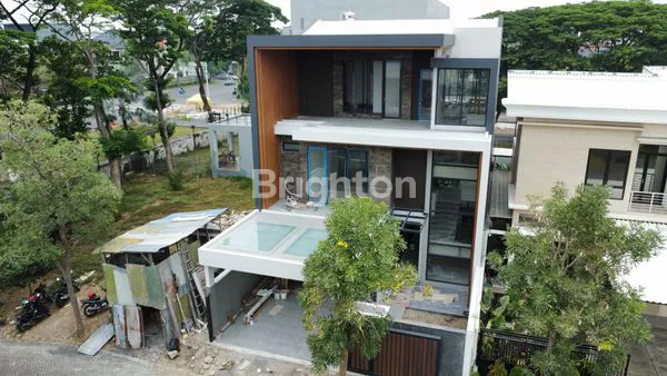 RUMAH 3 LANTAI BARU GRESS DEKAT CIPUTRA HOSPITAL UNIVERSITAS CIPUTRA  CITA HATI HOKKY PAKUWON MALL UNESA G-WALK RAYA LONTAR HR MUHAMMAD MAYJEND SUNGKONO