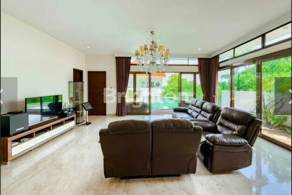 image VILA 3 LANTAI PEMANDANGAN LAUT BALANGAN (7)