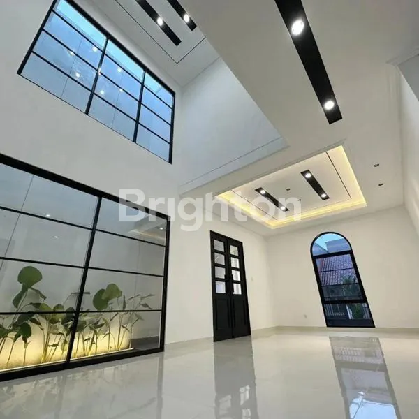 image NEW AMERICAN STYLE PURIMAS REGENCY 8X19 DENGAN 2 MASTER BEDROOM ROW JALAN 3 MOBIL (5)