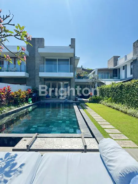 VILA MEWAH TEPI PANTAI KERAMAS 3KT