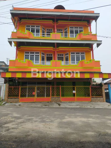 RUKO 3LANTAI SANGAT STRATEGIS PINGGIR JALAN  DI JAMBI