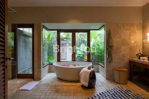 image VILA MEWAH 4 KT DI PANTAI CEMAGI (8)