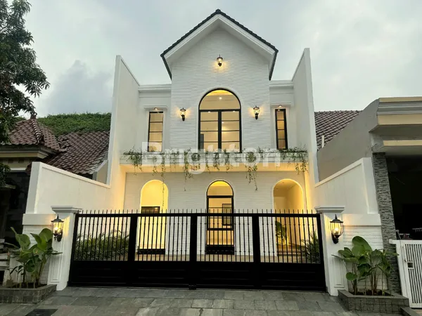 LUX HOUSE FOR SALE COLONIAL MODERN (2 LANTAI)