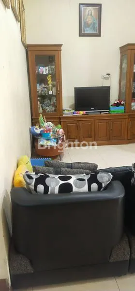 image HUNIAN STRATEGIS PANDUGO, 4KT DEKAT UPN (2)