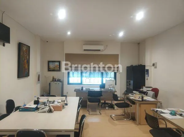 image RUKO 3LT LOKASI STRATEGIS DI JL. GATOT SUBROTO (3)