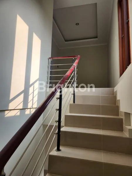 image RUMAH 2 LANTAI KOSONGAN KAWASAN PERUMAHAN AREA DENPASAR TIMUR  (2)