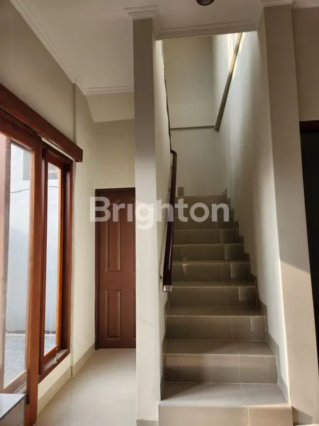 image RUMAH 2 LANTAI KOSONGAN KAWASAN PERUMAHAN AREA DENPASAR TIMUR  (3)