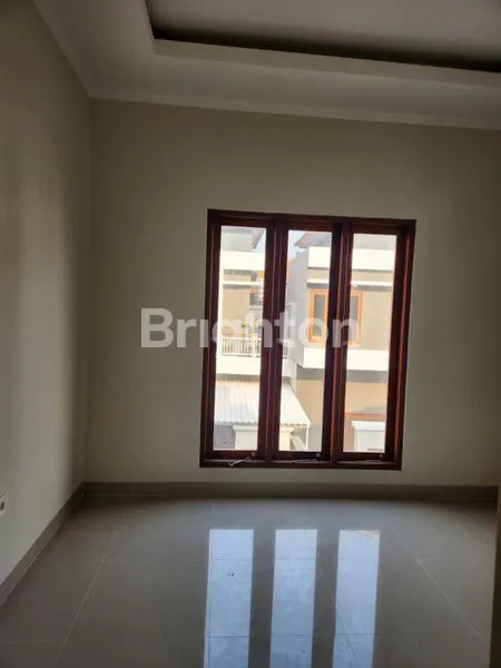 image RUMAH 2 LANTAI KOSONGAN KAWASAN PERUMAHAN AREA DENPASAR TIMUR  (5)