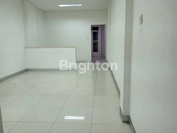 image RUKO 3 LANTAI, NOL JALAN RAYA JEMUR SARI PARKIR 10 METER (4)