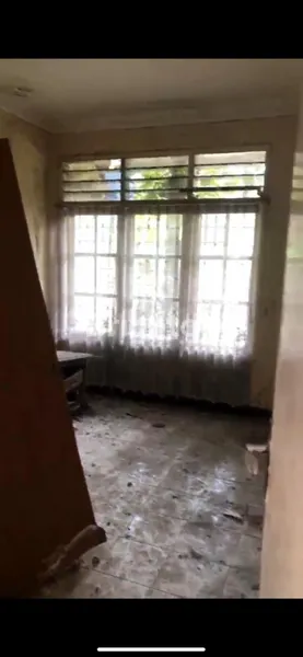 image RUMAH HITUNG TANAH BUTUH RENOVASI DI MEDOKAN SURABAYA (6)