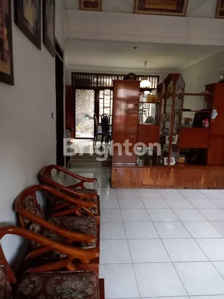 image RUMAH SIAP HUNI BISA DIGUNAKAN UNTUK BISNIS ECERAN ATAU GROSIR MAUPUN USAHA KOS-KOSAN (5)