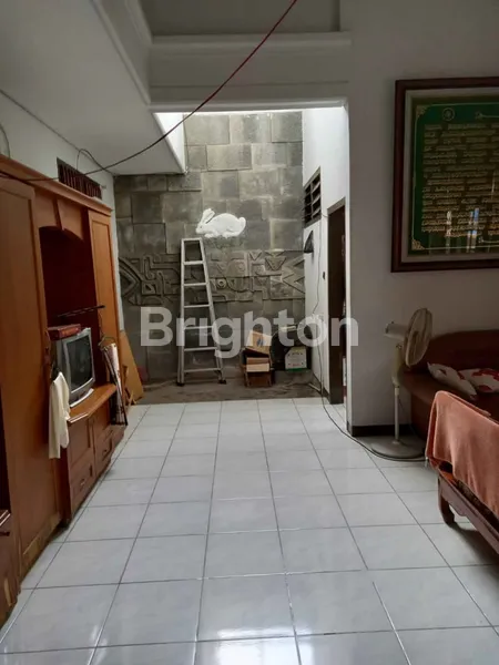 image RUMAH SIAP HUNI BISA DIGUNAKAN UNTUK BISNIS ECERAN ATAU GROSIR MAUPUN USAHA KOS-KOSAN (6)