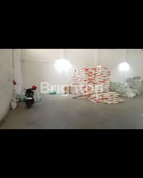 image DI JUAL GUDANG YANG STRATEGIS DI JALAN KELURAHAN TRIWUNG KIDUL , KECAMATAN KADEMANGAN KOTA PROBOLINGGO (3)