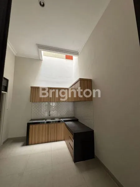 image RUMAH MODERN 2 LANTAI, LOKASI PREMIUM (4)