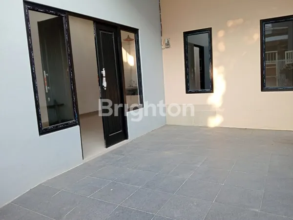 image RUMAH SECOND TERAWAT LOKASI GRIYA BENOWO INDAH !! (7)