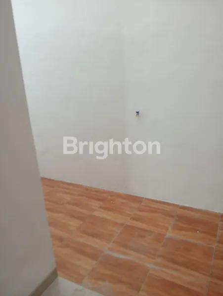 image RUMAH SECOND TERAWAT LOKASI GRIYA BENOWO INDAH !! (7)