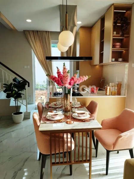 image MILIKI SEGERA HANYA  1 UNIT RUMAH READY STOCK TIPE NEW POTALA LOKASI DI  PARAMOUNT VILLAGE SEMARANG (3)