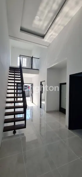 image RUMAH BARU GUNUNG ANYAR MODERN MEZANIN 1,5 LANTAI (3)