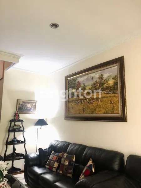 image NEGO SAMPE DEAL RUMAH SEJUK SEMI FURNISH WIGUNA, GUNUNG ANYAR, RUNGKUT (7)