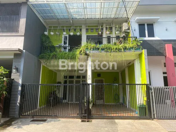image RUMAH 3 LANTAI DI KEMANG PRATAMA – HARGA TERBAIK! JUAL RUMAH KEMANG PRATAMA - BEKASI (1)