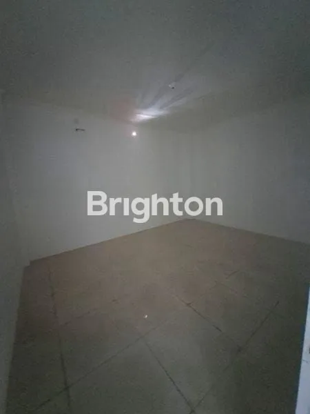 image RUKO STRATEGIS 2 PINTU JALAN UTAMA MT HARYONO BALIKPAPAN SELATAN (6)