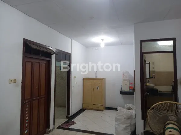 image DISEWAKAN RUKO 2 LANTAI DI PUSAT KOTA TULUNGAGUNG,  LOKASI STRATEGIS, COCOK BUAT BISNIS MAUPUN RUMAH TANGGA. (6)