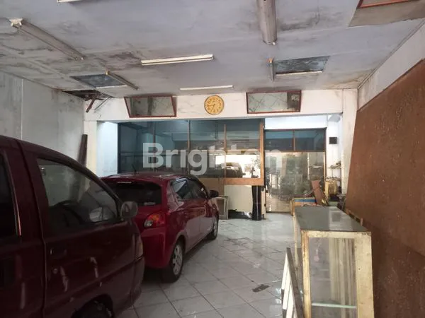 image DISEWAKAN RUKO 2 LANTAI DI PUSAT KOTA TULUNGAGUNG,  LOKASI STRATEGIS, COCOK BUAT BISNIS MAUPUN RUMAH TANGGA. (7)