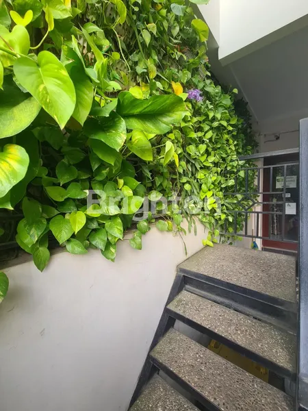 image RUMAH + KOST SIAP HUNI LOKASI STRATEGIS DI KELAPA DUA TANGERANG (JALAN UTAMA) (2)