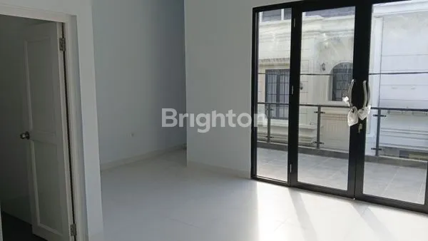 image RUMAH BARU  DESIGN MODERN– SIAP HUNI, SPEK TINGGI, LOKASI FAVORIT! (1)