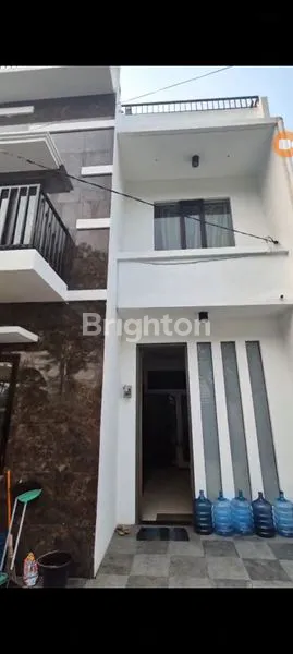 image WIYUNG, BABATAN PRATAMA, SURABAYA BARAT, RUMAH 2 LANTAI (1)