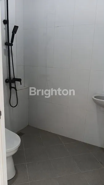 image MODERN HOUSE 2 LANTAI  – DESAIN RAPI & TENGAH KOTA (4)