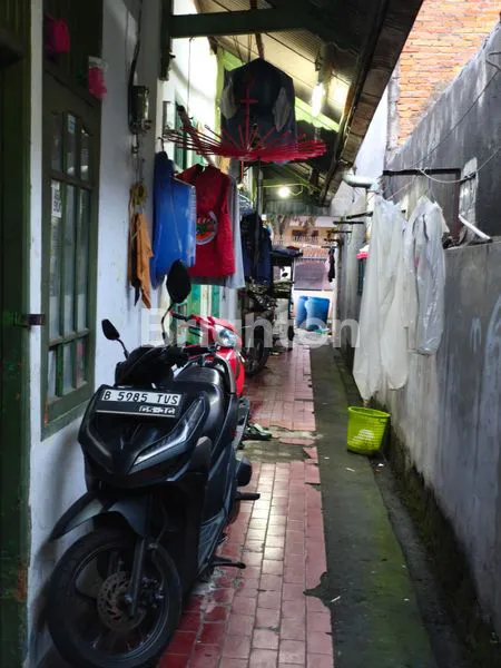 image DIJUAL RUMAH KONTRAKAN 7 PINTU  LOKASI STRATEGIS JAKARTA TIMUR (8)