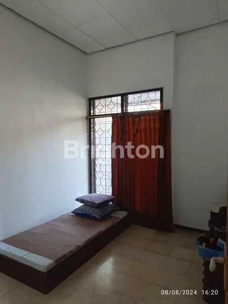 image RUMAH STRATEGIS DI MANYAR KERTOADI, ROW JALAN LEBAR (2)