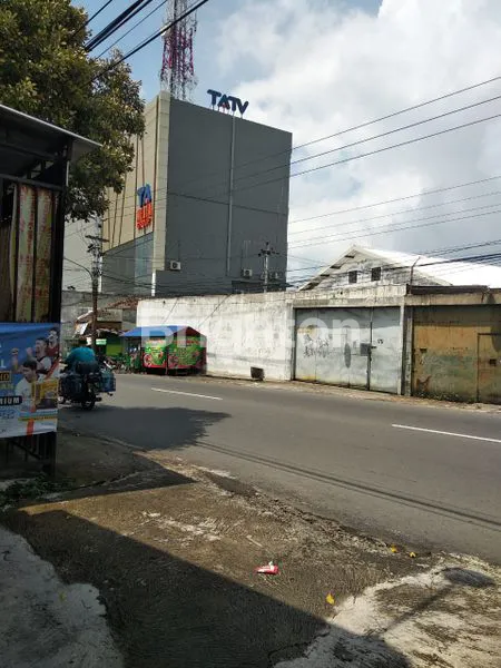 image \UD83D\UDD25 JUAL CEPAT & MURAH – GUDANG + RUMAH STRATEGIS DI PINGGIR JALAN MOJOSONGO, SURAKARTA \UD83D\UDD25 (1)