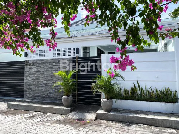 image VILLA MEWAH 2KT SIAP HUNI DI SEMINYAK (1)