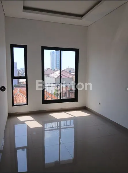 image RUMAH DI KEBUN JERUK MINIMALIS TAPI MODERN DENGAN LINGKUNGAN YANG TENANG DI JAMIN BEBAS BANJIR (4)