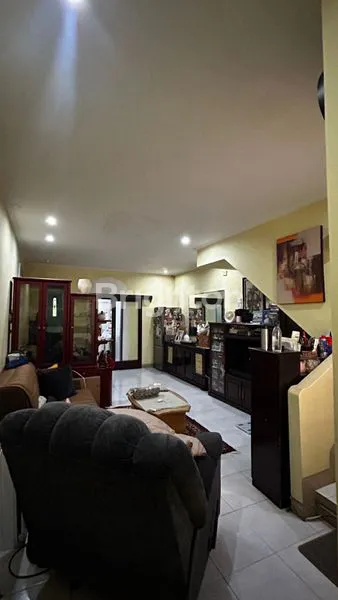 image RUMAH 2 LANTAI + GUDANG DI METRO PERMATA, 2 KT, SEMI FURNISHED (2)