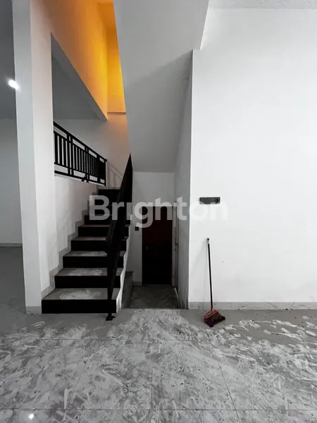 image RUMAH PADEMANGAN ROW 2 MOBIL UK 6X15 3LT 5KT 4KM SHM JAKARTA UTARA (4)