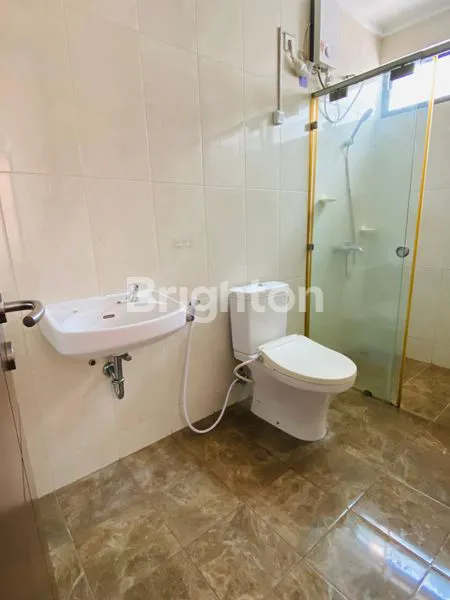 image DIJUAL! RUMAH NYAMAN DI CLUSTER EXCLUSIVE KEBAYORAN HARMONY, BINTARO - SEMI FURNISHED!  (6)