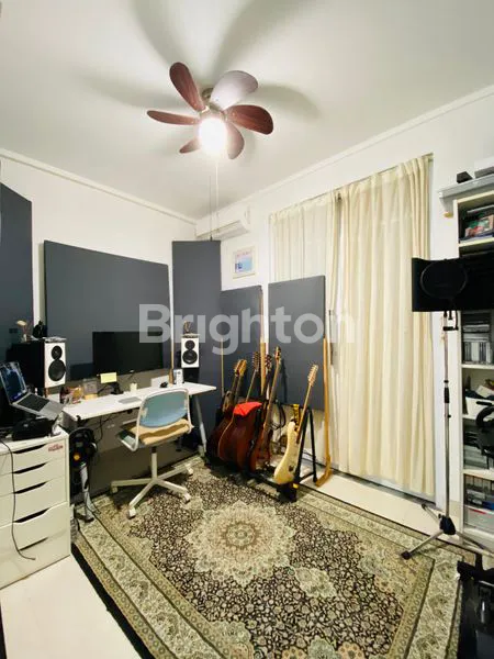 image DIJUAL! RUMAH NYAMAN DI CLUSTER EXCLUSIVE KEBAYORAN HARMONY, BINTARO - SEMI FURNISHED!  (3)