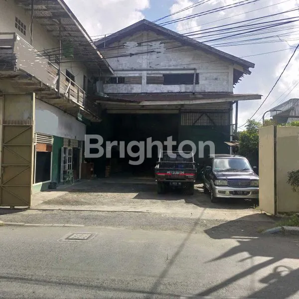 DIJUAL GUDANG + TOKO LOKASI NIAGA 0 JL. KYAI ABDUL KARIM SURABAYA\N