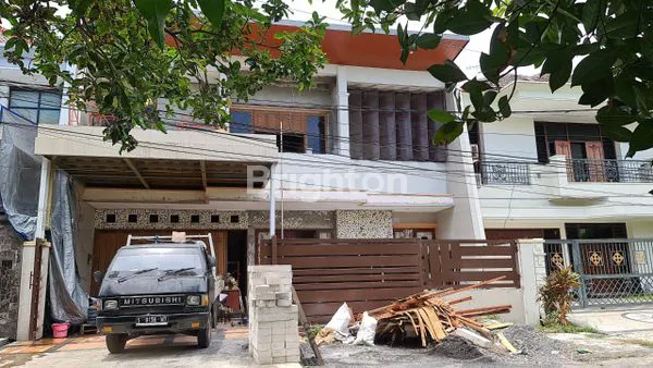 image HUNIAN 2 LANTAI BARU RENOVASI DEKAT MANYAR KERTOARJO KERTAJAYA INDAH PAKUWON CITY (1)