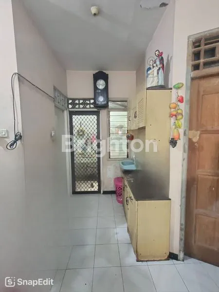 image RUMAH 2,5 LANTAI SHM 750 JT DEKAT JUANDA (5)